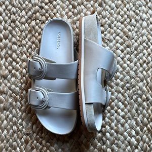 Vince Glyn Sandals in Biscotti 7 NIB